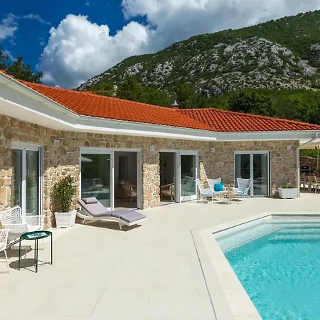 Senza Nome Villa