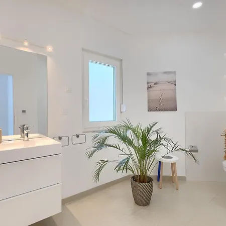 Villa Senza Nome *