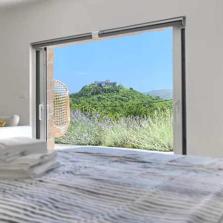 Senza Nome Villa *