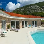 Senza Nome Villa