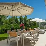 Senza Nome Villa *