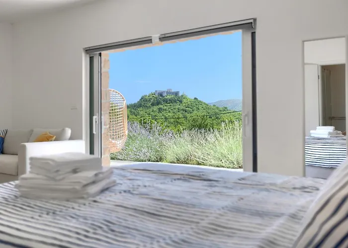 Senza Nome Villa *